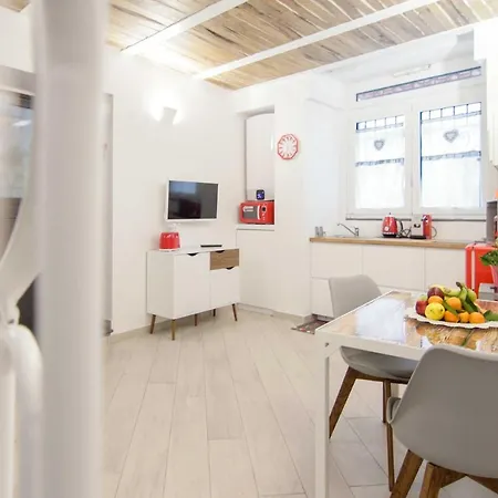 Corno Napoletano Parking Small Car Apartment *